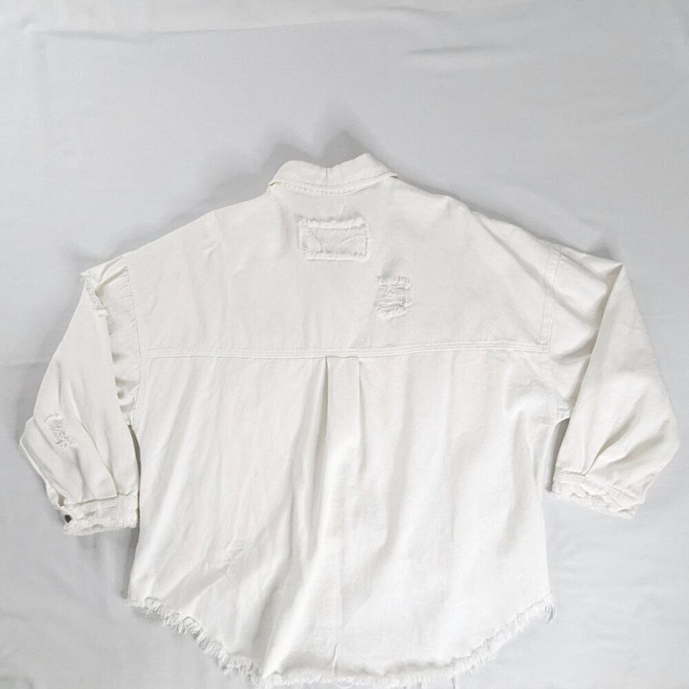 POL Distressed White Denim Oversized Button Up Raw Hem Jacket - Picture 2 of 8